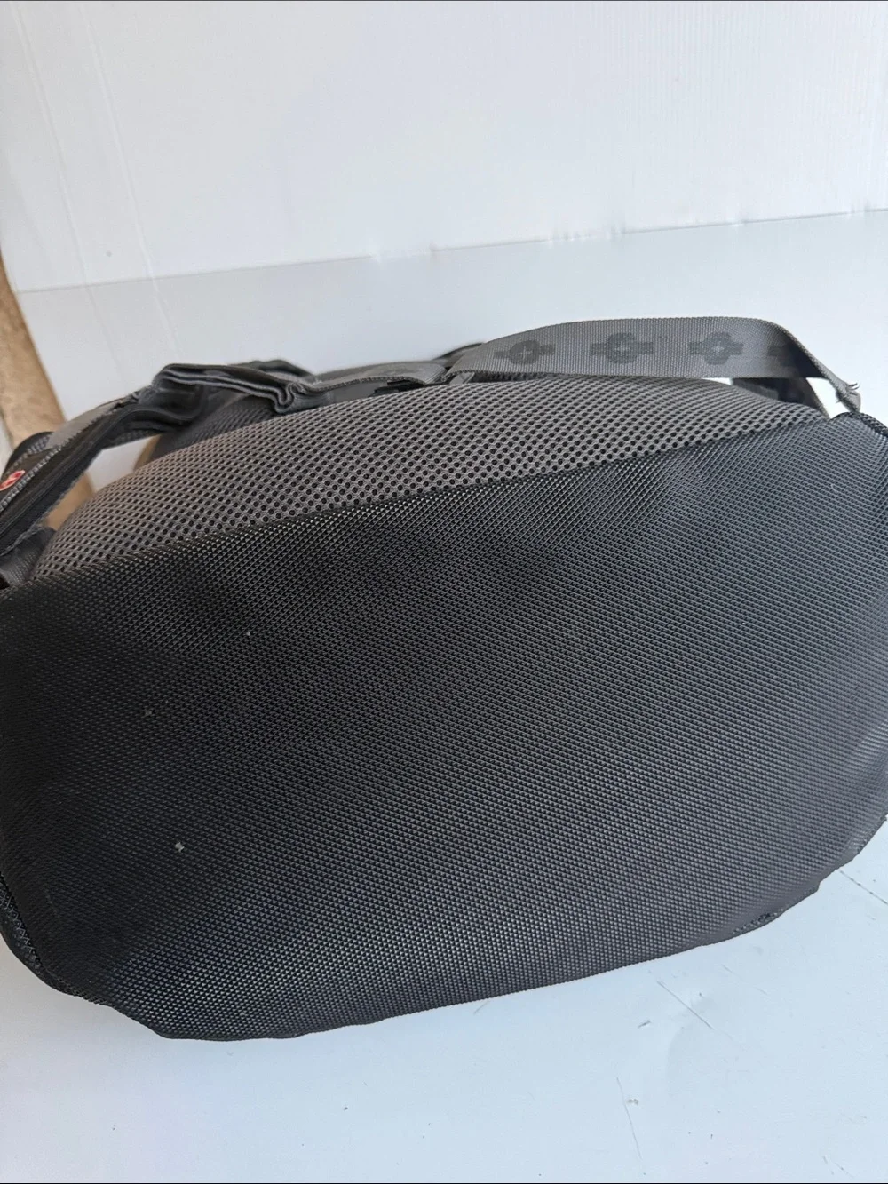 WENGER SWISSGEAR SYNERGY BACKPACK LAPTOP DAY PACK RUGGED BLACK MILITARY STYLE